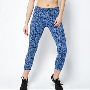 Nike Blue Pronto Essential Patterned Running Workout Tight Crops Capris